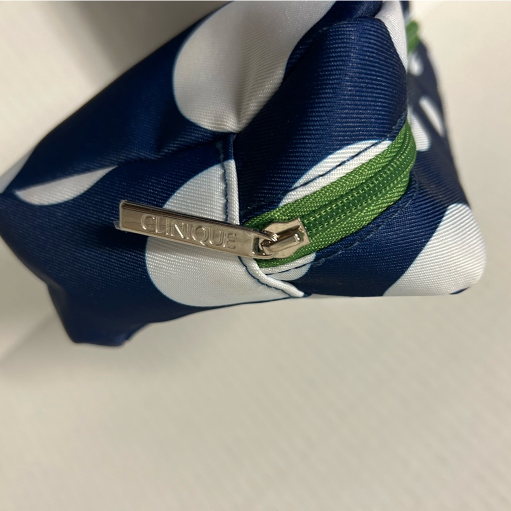 Kate Spade Blue and White Cosmetic Bag NWOT - Picture 6 of 9